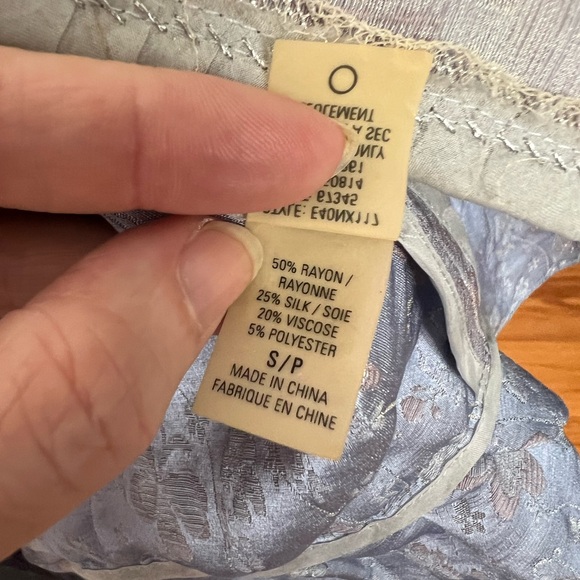 Elie Tahari cropped evening jacket. Blue damask with jeweled collar. - Picture 4 of 8